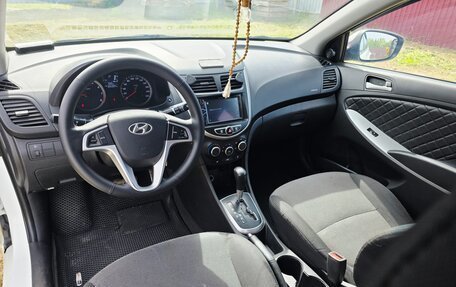 Hyundai Solaris II рестайлинг, 2014 год, 700 000 рублей, 22 фотография