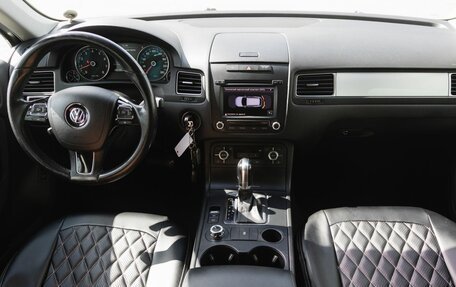 Volkswagen Touareg III, 2011 год, 1 950 000 рублей, 15 фотография