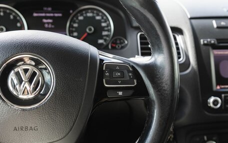 Volkswagen Touareg III, 2011 год, 1 950 000 рублей, 18 фотография
