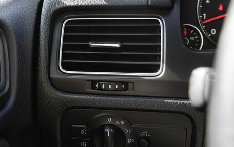 Volkswagen Touareg III, 2011 год, 1 950 000 рублей, 22 фотография
