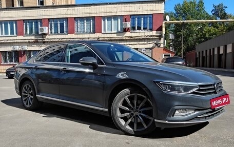 Volkswagen Passat B8 рестайлинг, 2020 год, 3 600 000 рублей, 2 фотография
