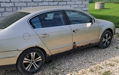 Volkswagen Passat B6, 2006 год, 380 000 рублей, 4 фотография