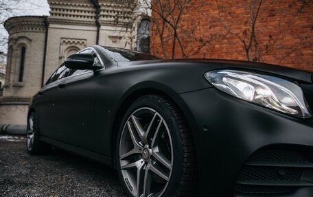 Mercedes-Benz E-Класс, 2020 год, 3 000 000 рублей, 2 фотография