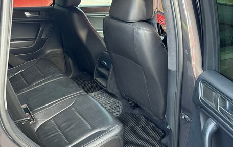 Volkswagen Touareg III, 2011 год, 1 650 000 рублей, 10 фотография