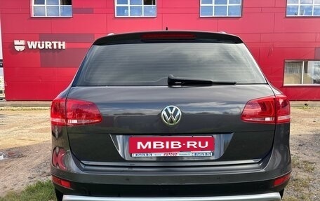 Volkswagen Touareg III, 2011 год, 1 650 000 рублей, 4 фотография