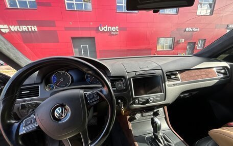 Volkswagen Touareg III, 2011 год, 1 650 000 рублей, 21 фотография