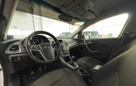 Opel Astra J, 2013 год, 1 030 000 рублей, 13 фотография