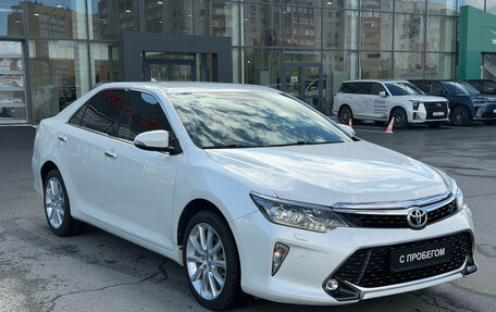 Toyota Camry, 2017 год, 2 380 000 рублей, 3 фотография