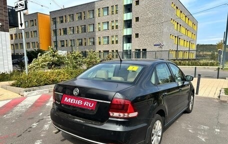 Volkswagen Polo VI (EU Market), 2015 год, 900 000 рублей, 2 фотография