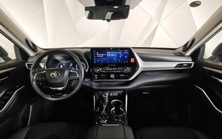 Toyota Highlander, 2023 год, 4 799 000 рублей, 14 фотография