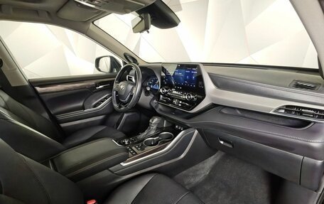 Toyota Highlander, 2023 год, 4 799 000 рублей, 13 фотография