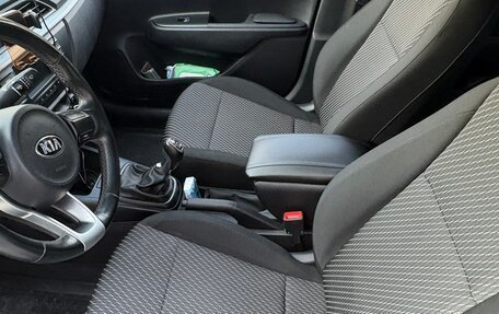 KIA Rio IV, 2017 год, 1 300 000 рублей, 9 фотография