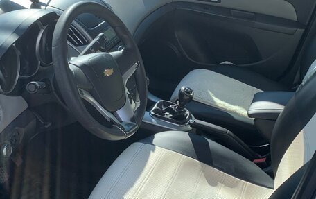 Chevrolet Cruze II, 2013 год, 800 000 рублей, 10 фотография
