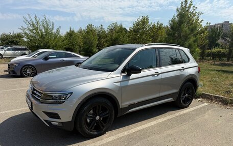 Volkswagen Tiguan II, 2019 год, 2 950 000 рублей, 2 фотография