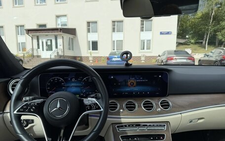 Mercedes-Benz E-Класс, 2022 год, 7 000 000 рублей, 11 фотография