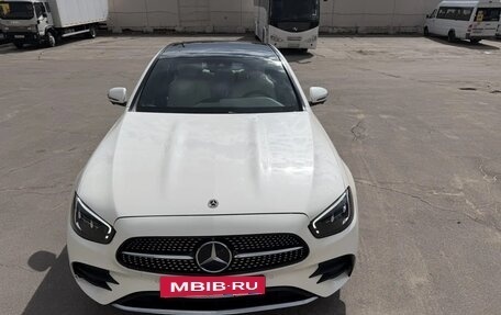 Mercedes-Benz E-Класс, 2022 год, 7 000 000 рублей, 2 фотография