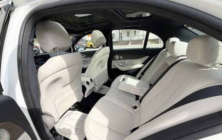 Mercedes-Benz E-Класс, 2022 год, 7 000 000 рублей, 19 фотография
