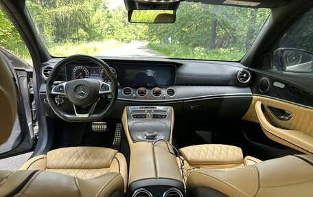 Mercedes-Benz E-Класс, 2017 год, 2 400 000 рублей, 12 фотография