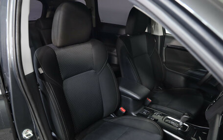 Mitsubishi Outlander III рестайлинг 3, 2019 год, 1 899 000 рублей, 23 фотография