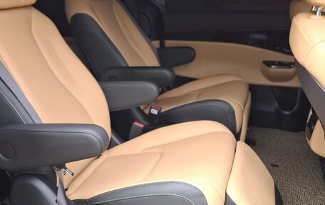 KIA Carnival, 2023 год, 4 800 000 рублей, 17 фотография