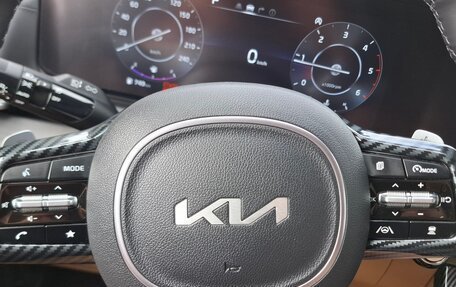 KIA Carnival, 2023 год, 4 800 000 рублей, 34 фотография