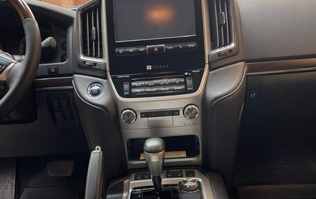 Toyota Land Cruiser 200, 2016 год, 5 800 000 рублей, 4 фотография