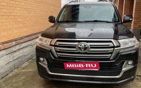 Toyota Land Cruiser 200, 2016 год, 5 800 000 рублей, 2 фотография
