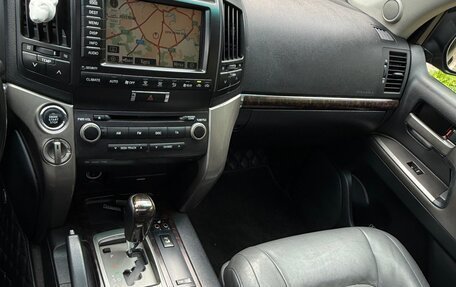 Toyota Land Cruiser 200, 2008 год, 2 600 000 рублей, 18 фотография