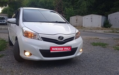 Toyota Vitz, 2013 год, 650 000 рублей, 1 фотография