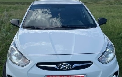 Hyundai Solaris II рестайлинг, 2014 год, 800 000 рублей, 1 фотография