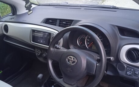 Toyota Vitz, 2013 год, 650 000 рублей, 14 фотография