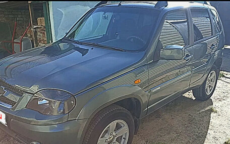 Chevrolet Niva I рестайлинг, 2010 год, 420 000 рублей, 2 фотография