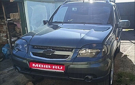 Chevrolet Niva I рестайлинг, 2010 год, 420 000 рублей, 3 фотография