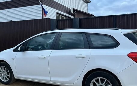 Opel Astra J, 2011 год, 800 000 рублей, 6 фотография