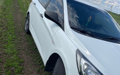 Hyundai Solaris II рестайлинг, 2014 год, 800 000 рублей, 3 фотография