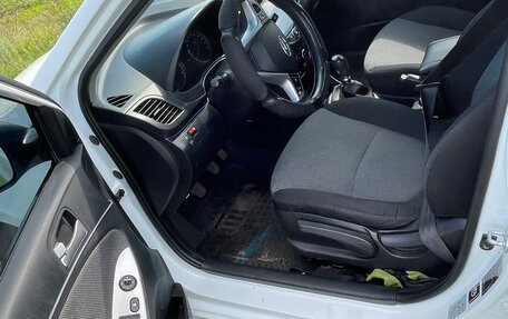 Hyundai Solaris II рестайлинг, 2014 год, 800 000 рублей, 7 фотография