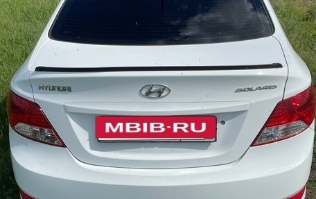 Hyundai Solaris II рестайлинг, 2014 год, 800 000 рублей, 2 фотография