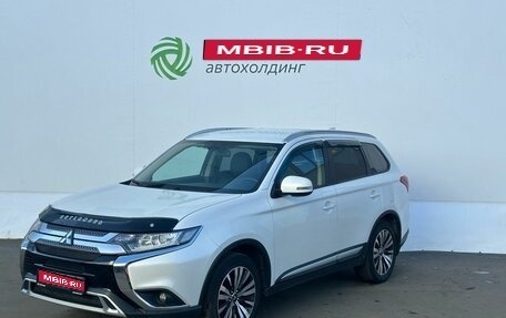 Mitsubishi Outlander III рестайлинг 3, 2019 год, 2 250 000 рублей, 1 фотография