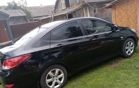 Hyundai Solaris II рестайлинг, 2011 год, 400 000 рублей, 2 фотография