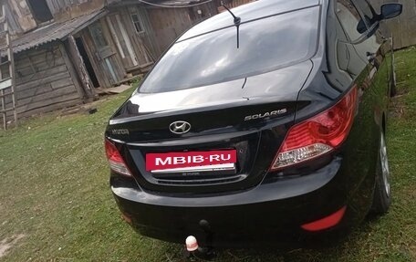 Hyundai Solaris II рестайлинг, 2011 год, 400 000 рублей, 3 фотография