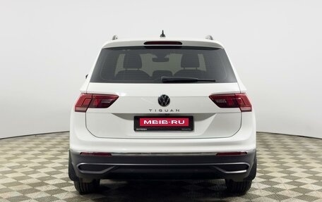 Volkswagen Tiguan II, 2021 год, 2 498 900 рублей, 4 фотография