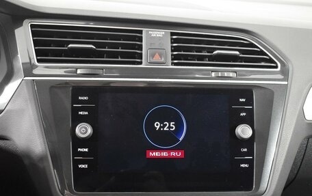 Volkswagen Tiguan II, 2021 год, 2 498 900 рублей, 18 фотография