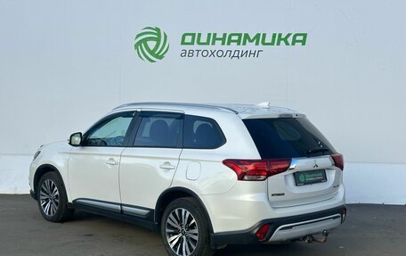 Mitsubishi Outlander III рестайлинг 3, 2019 год, 2 250 000 рублей, 7 фотография