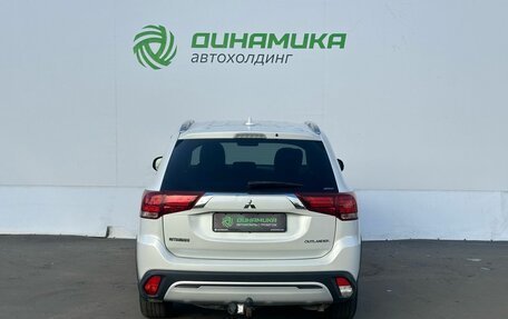 Mitsubishi Outlander III рестайлинг 3, 2019 год, 2 250 000 рублей, 6 фотография