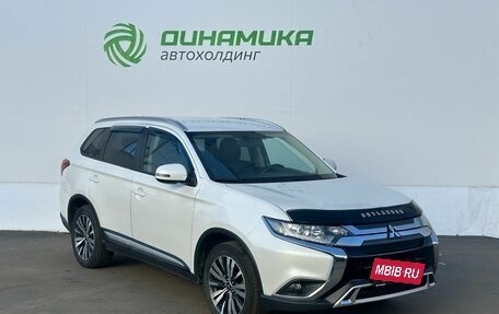 Mitsubishi Outlander III рестайлинг 3, 2019 год, 2 250 000 рублей, 3 фотография