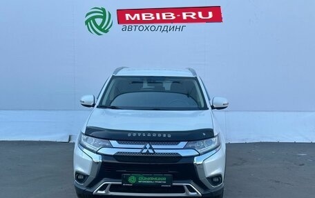 Mitsubishi Outlander III рестайлинг 3, 2019 год, 2 250 000 рублей, 2 фотография