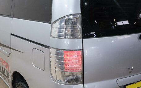 Toyota Voxy II, 2006 год, 1 149 000 рублей, 8 фотография
