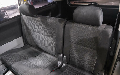 Toyota Voxy II, 2006 год, 1 149 000 рублей, 28 фотография