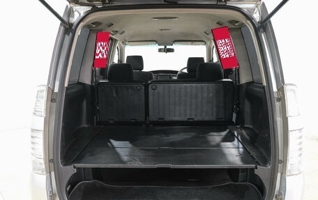 Toyota Voxy II, 2006 год, 1 149 000 рублей, 29 фотография