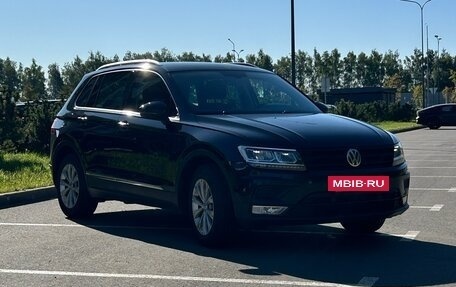 Volkswagen Tiguan II, 2017 год, 1 990 000 рублей, 2 фотография